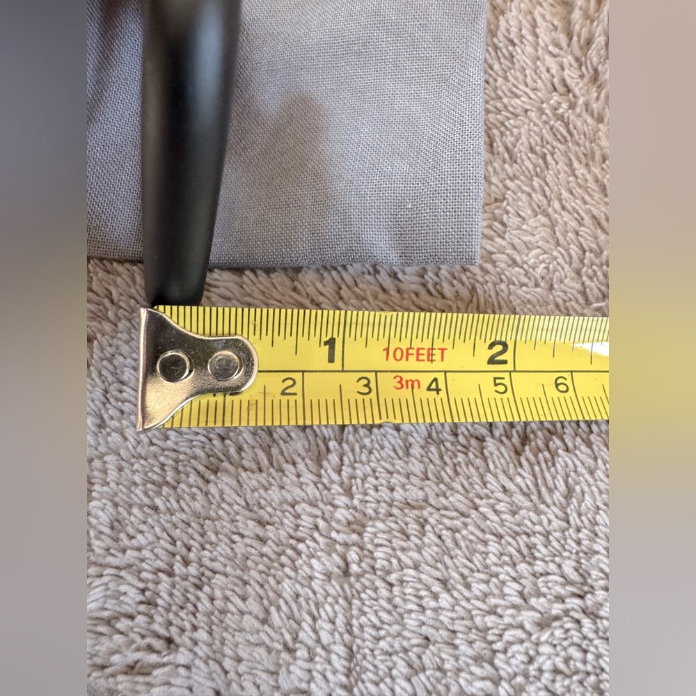 NEW🔥BALENCIAGA Love Carabiner Heart Hoop Earrings🔥 - Picture 9 of 11